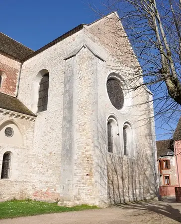 Église de Saint-Marcel : extérieur