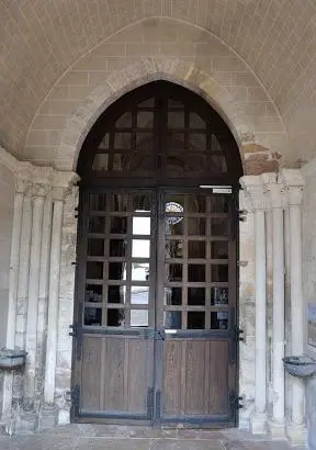 Église de Saint-Marcel : la porte